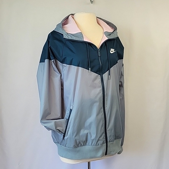 Nike Hooded Windrunner Windbreaker Green Size Medium - Picture 2 of 14